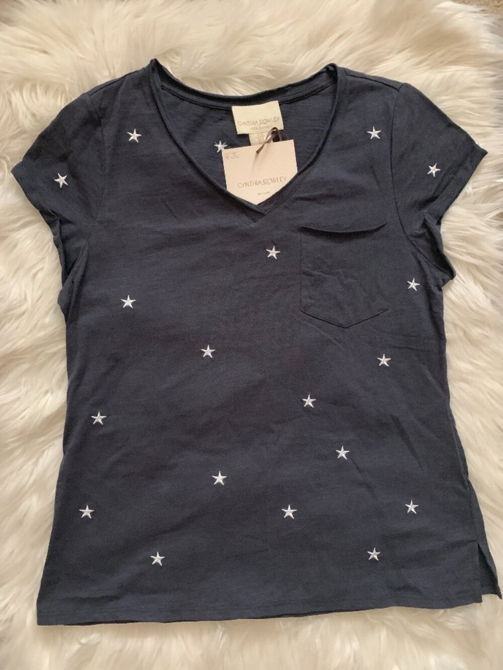 CYNTHIA ROWLEY Stars Embroidered V-Neck Tee in Navy/White Sz MEDIUM